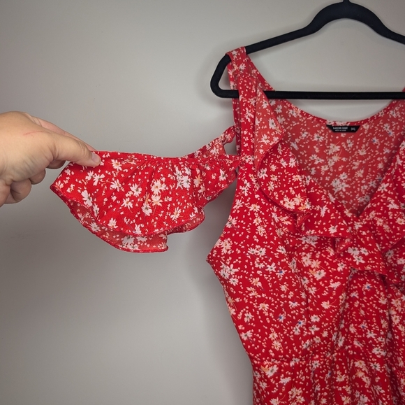 SHEIN Curve Women’s 3XL Red Floral Cold Shoulder Ruffle Mini Dress - Picture 5 of 10